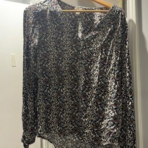 Long sleeve blouse with tie detail by the wrists